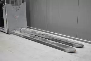 52897 - 3