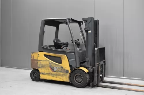 53633 CATERPILLAR 2EP6000