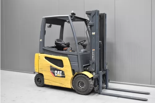 56493 CATERPILLAR 2EPC5000