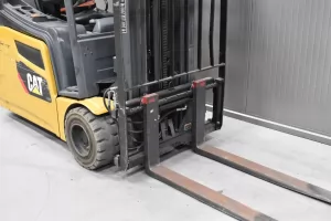 56582 - 4