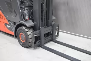 57277 - 4