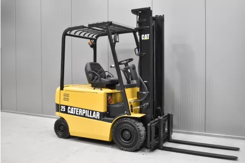 57761 CATERPILLAR EP 25 K-PAC
