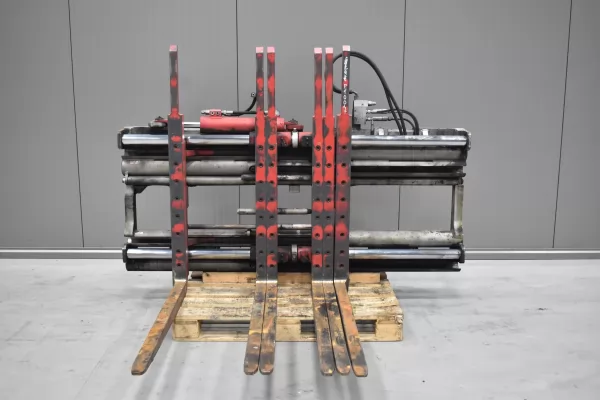 P1007 P1007 - Hydraulicznie ustawiane widły potrójne z bocznym przesuwaniem