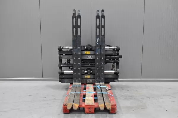 P1120 P1120 - Hydraulicznie ustawiane widły podwójne z bocznym przesuwaniem