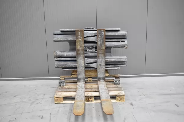 P1131 P1131 - Hydraulicky stavitelné vidle s otočí 360°