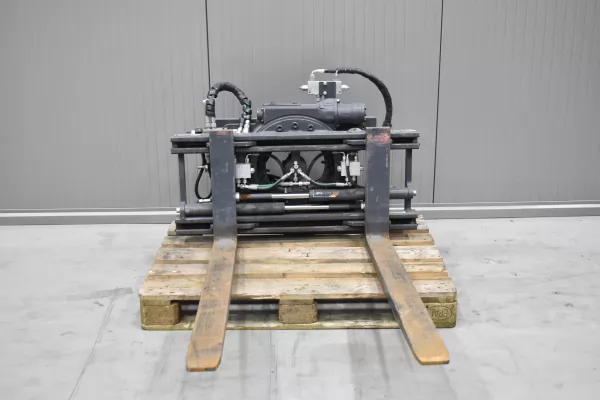 P1139 P1139 - Hydraulicky stavitelné vidle s otočí 360°