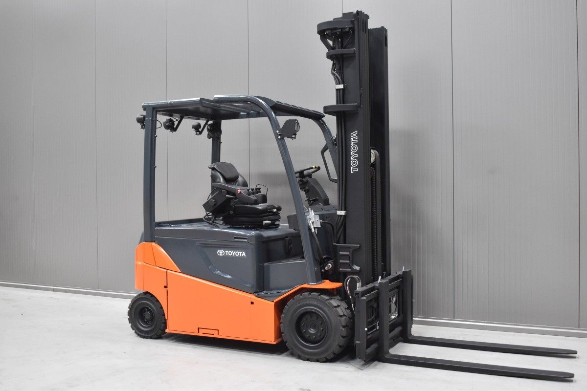 45279 TOYOTA 05-8FBM35T