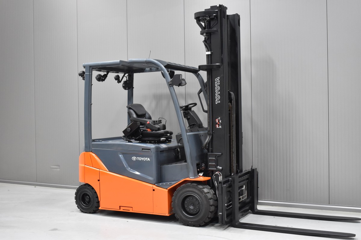 45281 TOYOTA 05-8FBM35T
