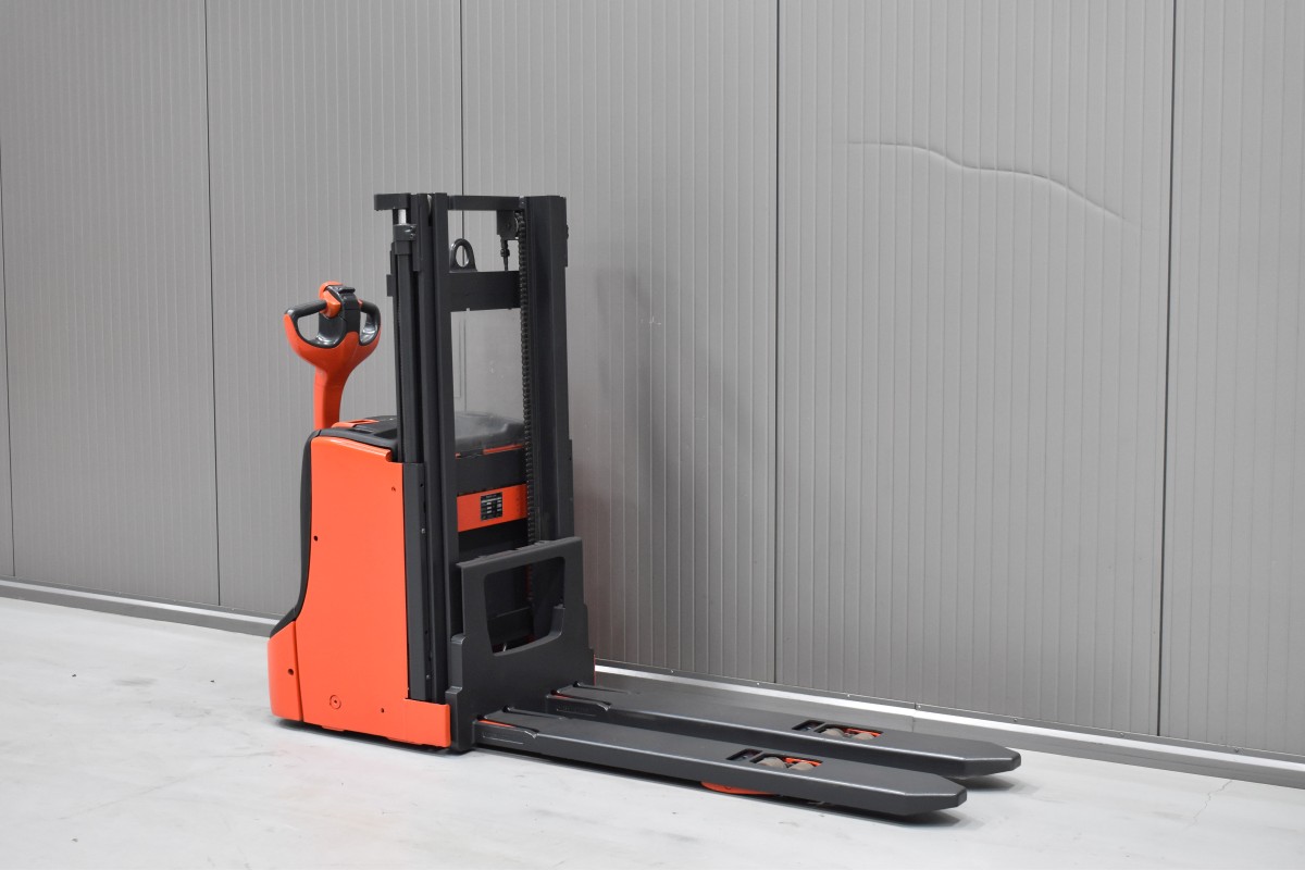 45940 LINDE D 08